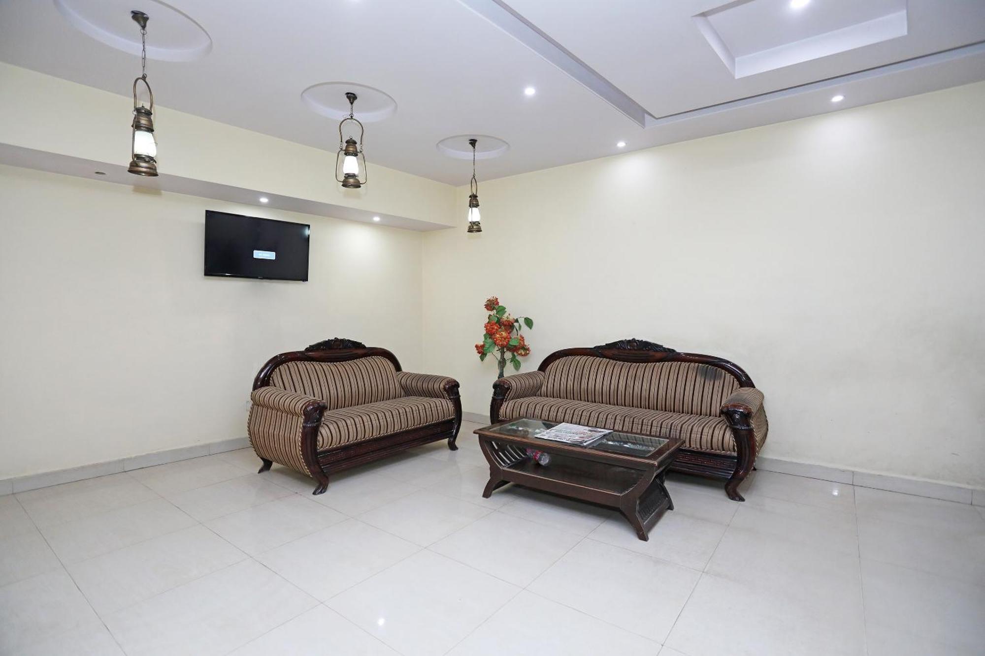 Hotel O Mahipalpur Inn Нью-Дели Экстерьер фото