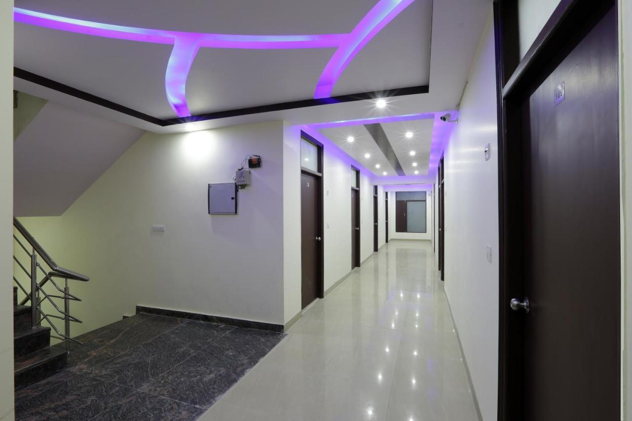 Hotel O Mahipalpur Inn Нью-Дели Экстерьер фото