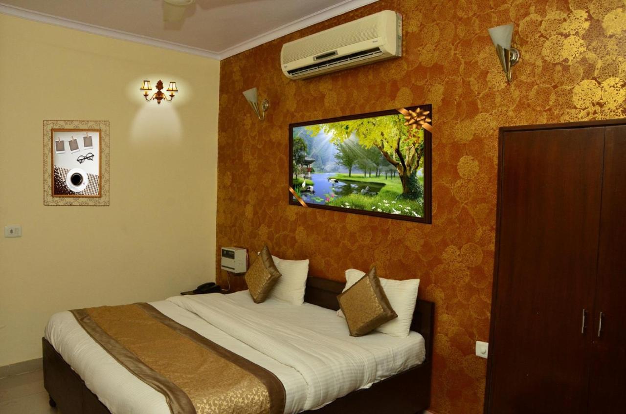 Hotel O Mahipalpur Inn Нью-Дели Экстерьер фото